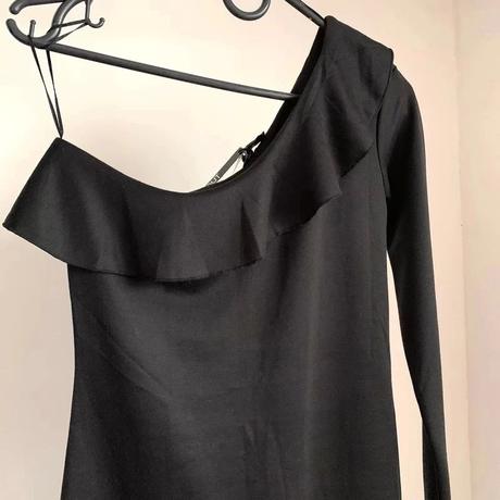 Cierne saty na jedno rameno, terranova,s