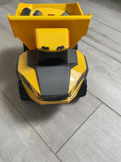 Volvo na diaľkové ovládanie, 