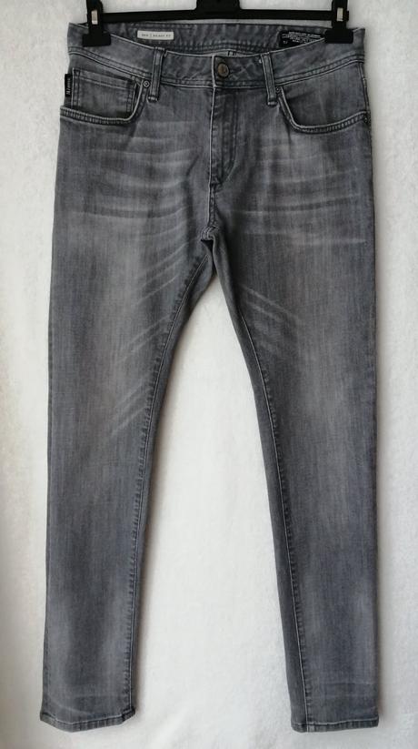 Pekné pánske rifle, jac,m