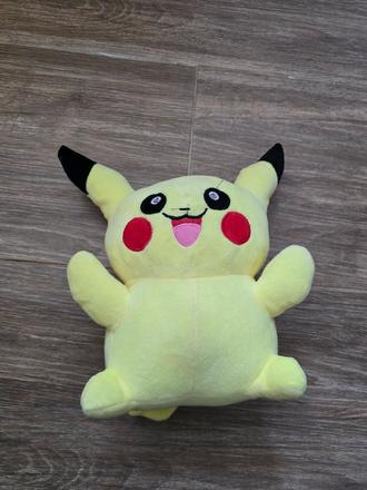 Plyšák pikachu, 