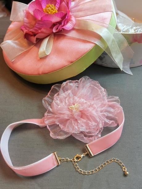 Bijou brigitte - náhrdelník s veľkým kvetom, bijou brigitte