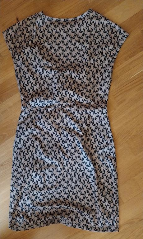 Letné šaty s riasením vpredu, s