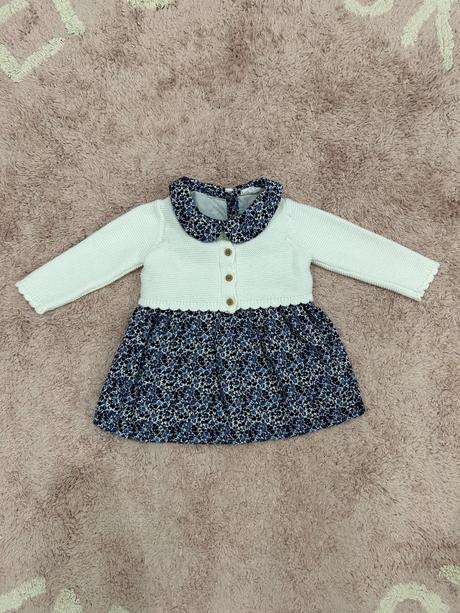 Kvetinkové šaty s bielym svetríkom, 74