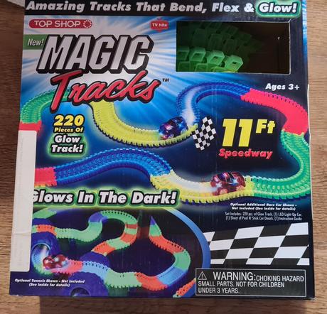 Magic tracks autodráha 2 sady + 2 autá,