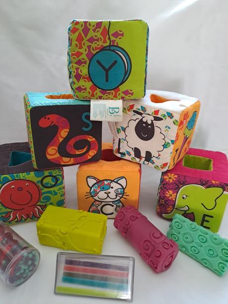 Textilne interaktivne kocky, 6m+, 