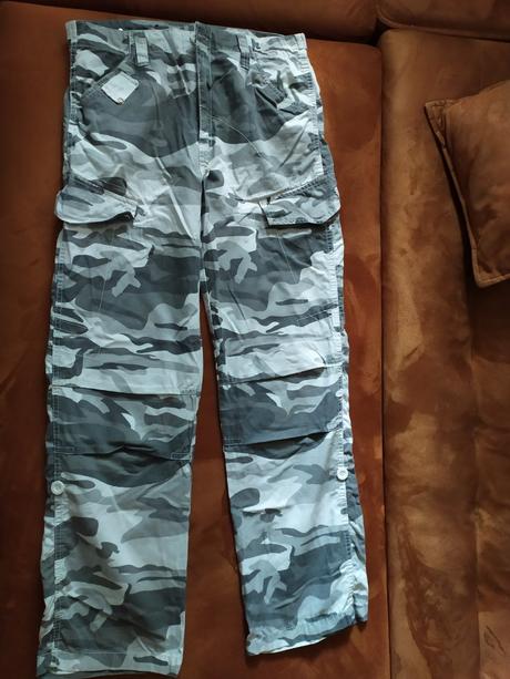 Maskacove nohavice, primark,32