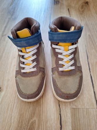 Tenisky, reserved,31