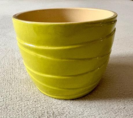 Zelený keramický kvetináč, 