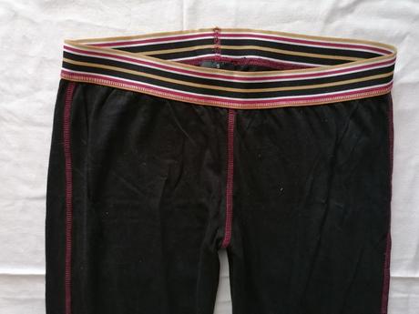 Pyžamove bavlnené nohavice raz oblečené, s