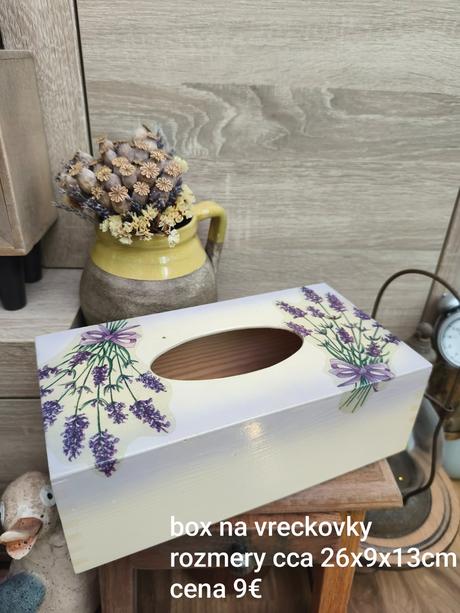 Krásny box na vreckovky s motívom levandule,