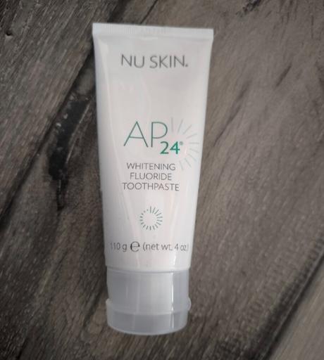 Bieliaca zubná pasta ap24 nuskin, 