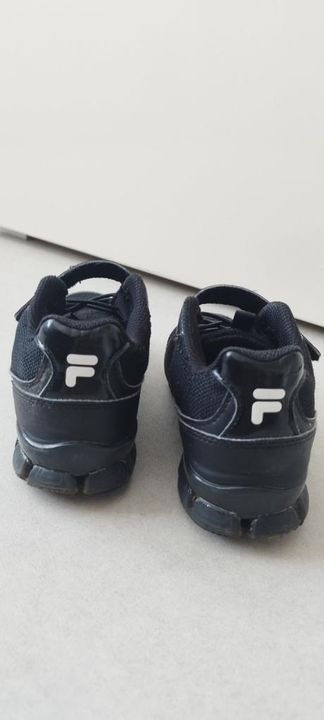 Fila, fila,33