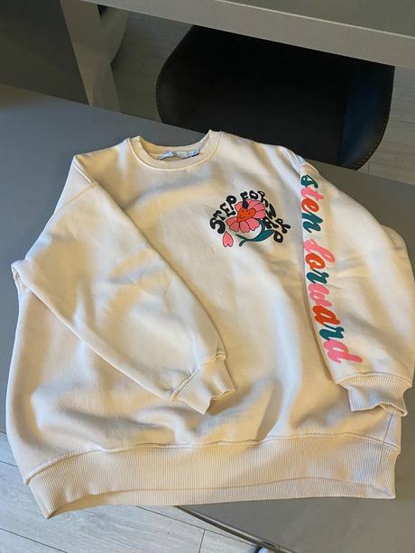 Mikinka, bershka,134