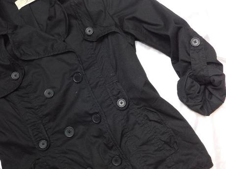 Luxusny damsky trenčovy plašt s roll-up rukavom, 40