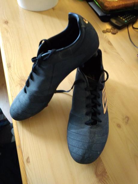 Na predaj kopačky a chrániče značky umbro, umbro,44