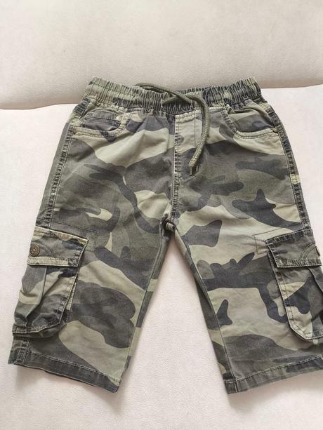 Maskačové kraťasy, 140