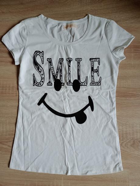 Tričko so smajlíkom biele a tyrkysové, s