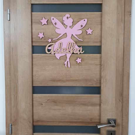 Drevená dekorácia víla s menom,