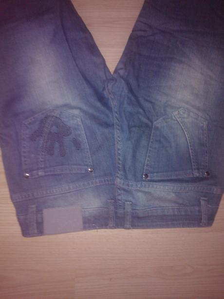 Riflove tristvrtaky iko, 28