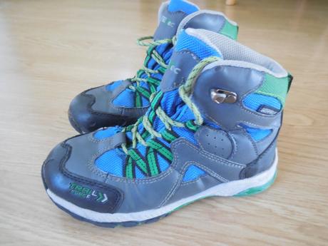Trekové topánky, 31