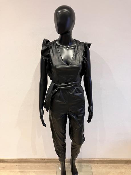 Dámsky kožený overal s volánmi bershka (24), bershka,xs