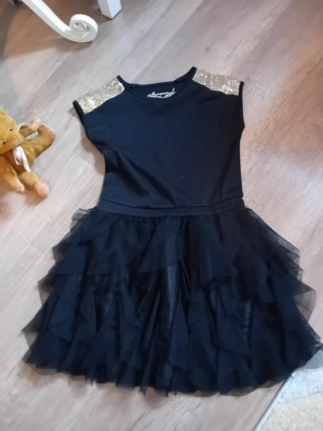 Pekne slávnostné saty cislo 140, reserved,140