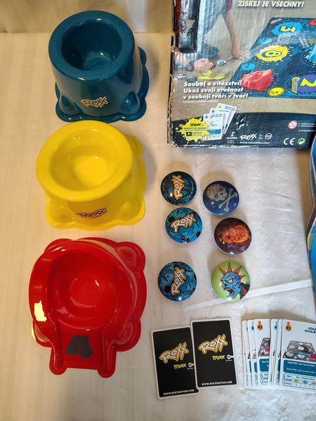 Zberateľská hra roxx skullzz 2012, imperial toy, 