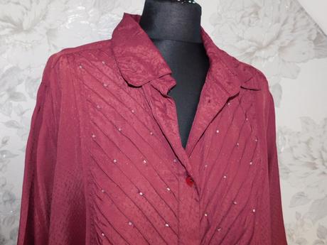 Pekna košelova bluzka, 54