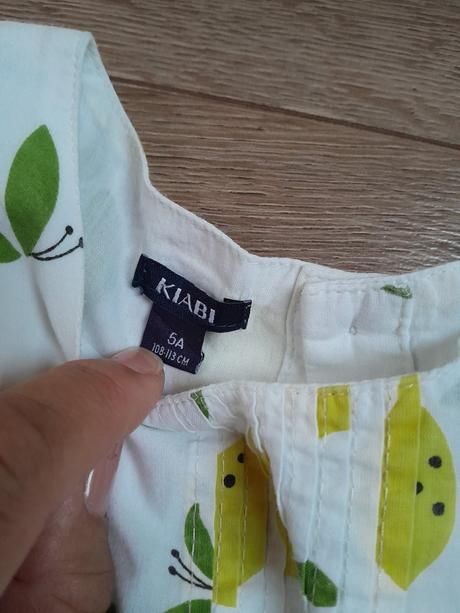 Šaty s citrònmi, 110