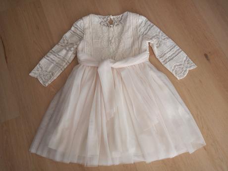 Smotanové šaty s krajkou, 128