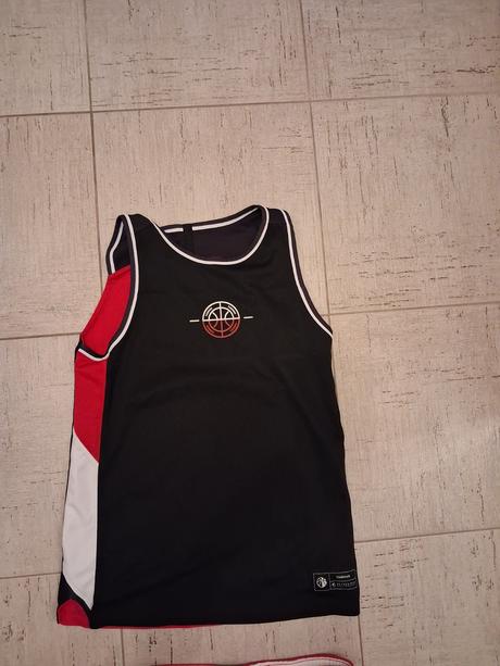 Obojstranny dres na basketbal, decathlon,146