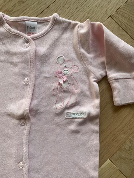 Next dupačky, next,68