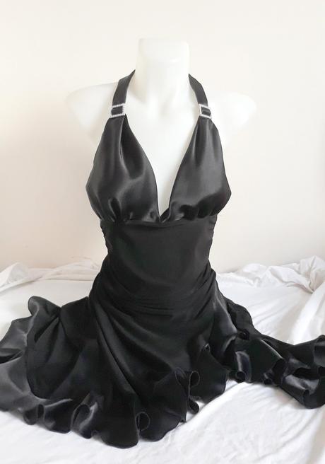 Čierne slávnostné šaty, s