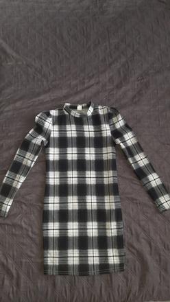 Kárované šaty, 134