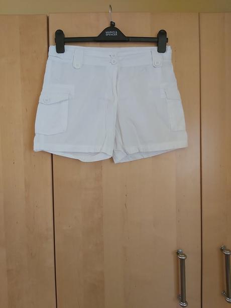 Dámske biele šortky č.m, m