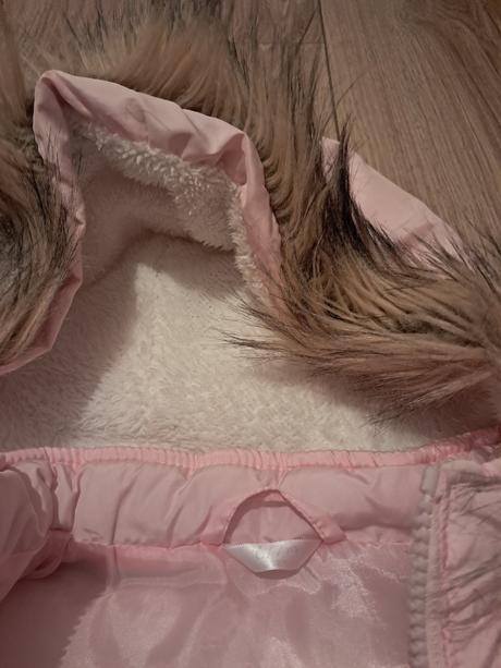 Dievčenská vesta, 122