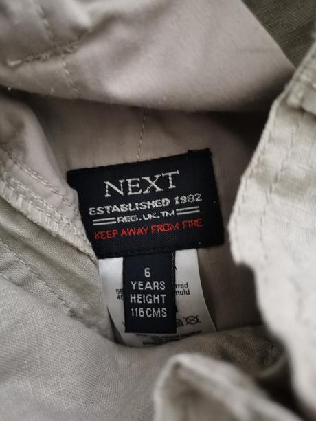 Tristvrtove nohavice, next,116