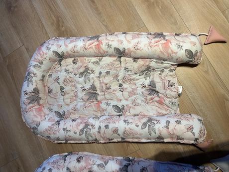 Hniezda, šírka (cm): 60,dĺžka (cm): 90