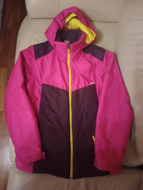 Ponúkam dievčenskú zimnú lyžiarsku bundu, wedze,152