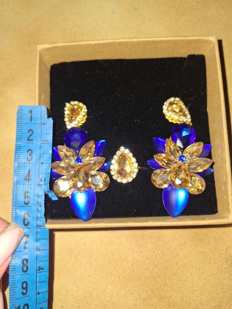 Spoločenské naušnice,