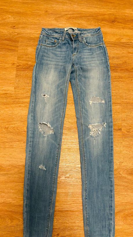 Úzke rifle, tally weijl,32