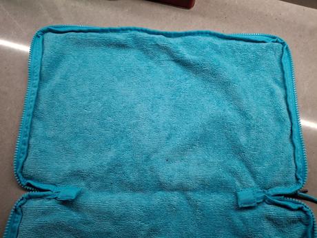 2v1 vrecko na mokré plavky a podložka na mokré noh,