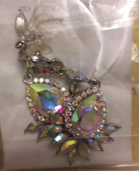 Krásne elegantné farebné naušnice, 