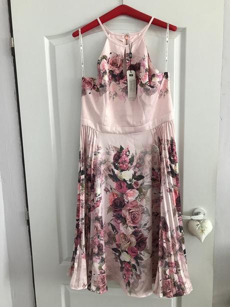 Spoločenské šaty, 42