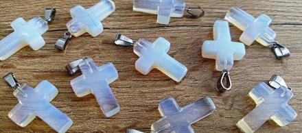 Prívesok krížik - opál, 