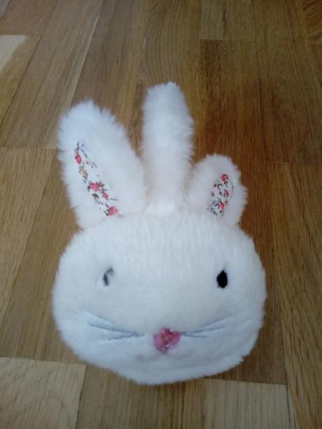 Čelenka na uška, 128