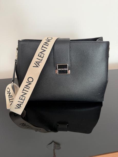 Valentino kabelka, valentino