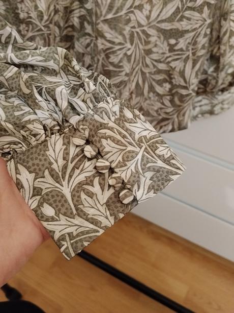 Elegantná romantická blúzka h&m floral vzor, 36 / s