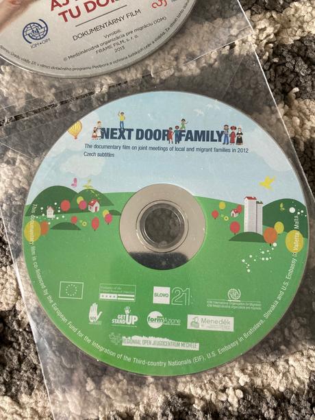 Dvd aj my sme tu doma a next door family,