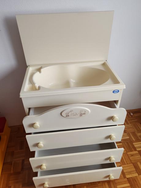 Prebaľovacia komoda s vaničkou, 